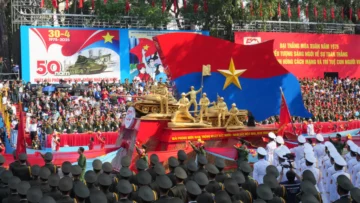 Vietnam celebra con un gran desfile militar los 50 años de la toma de Saigón