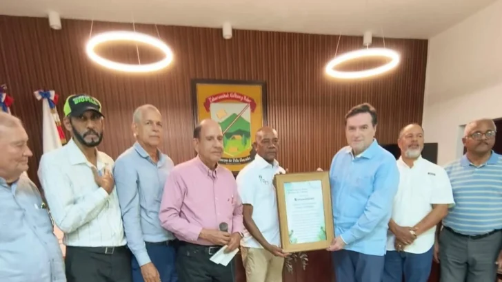El Patronato y el Grupo Ecológico de las Lagunas reconocen al vicepresidente de Seaboard, Armando Rodríguez