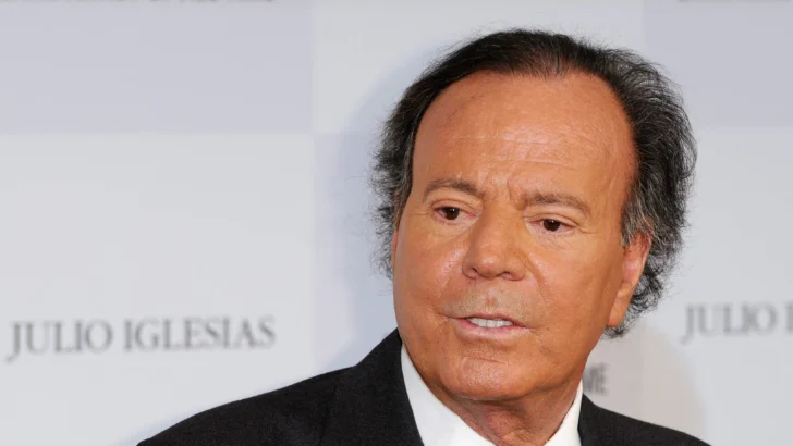 Julio Iglesias envía un Julio Iglesias envía un