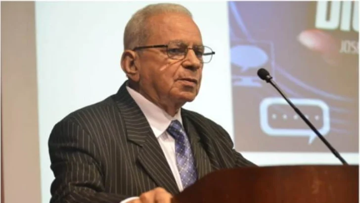 Escritores y periodistas reeligen a José Gómez Cerda como presidente de la Aseped Escritores y periodistas reeligen a José Gómez Cerda como presidente de la Aseped