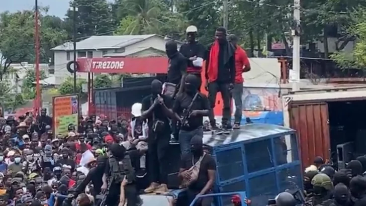 Advierten al canciller dominicano de enfrentamientos de jóvenes haitianos con pandilleros