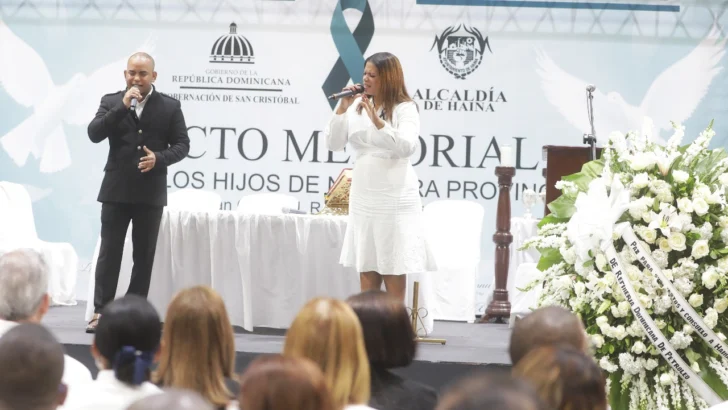 Una misa recuerda a las víctimas de la tragedia de la discoteca Jet Set Una misa recuerda a las víctimas de la tragedia de la discoteca Jet Set