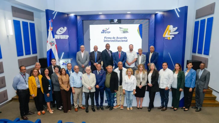 Imparten cursos sobre instalación de paneles solares y de almacenamiento de energía en baterías sistema BESS