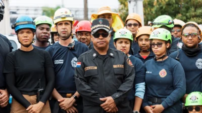 Bomberos del DN agradecen solidaridad de empresas en rescate Bomberos del DN agradecen solidaridad de empresas en rescate