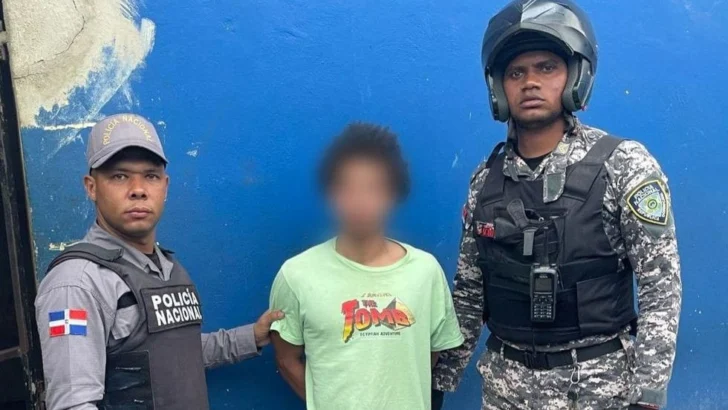 Policía apresa a hombre con 97 porciones de drogas Policía apresa a hombre con 97 porciones de drogas