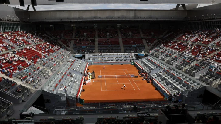 Tiafoe se apunta el primer triunfo de la jornada maratónica por el apagón Tiafoe se apunta el primer triunfo de la jornada maratónica por el apagón