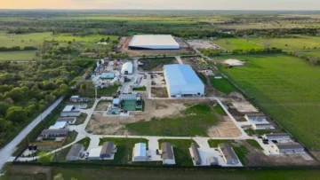 Bastrop, el pequeño pueblo rural de Texas convertido en el nuevo centro del imperio tecnológico de Elon Musk en EE.UU.