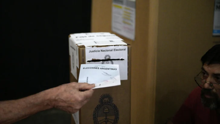 Argentina celebra comicios parlamentarios clave para las aspiraciones del presidente Milei