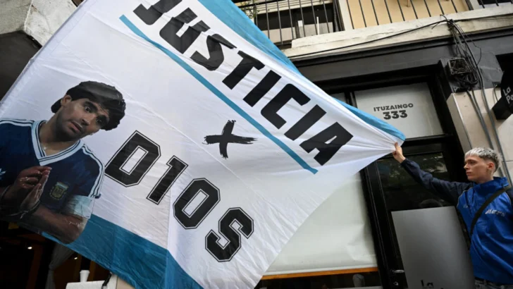 Suspenden el juicio por la muerte de Maradona tras recusación a una jueza