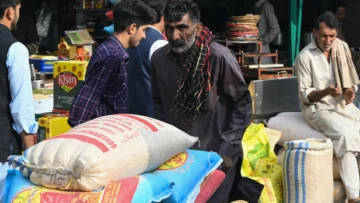 Pakistán urge a residentes de Cachemira abastecerse de alimentos, ante un inminente ataque de India
