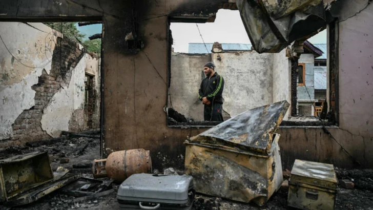 Continúan los enfrentamientos entre India y Pakistán mientras aumenta el número de muertos