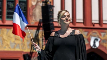 En una edición con Suecia y Austria como favoritas, Francia busca sorprender con Louane