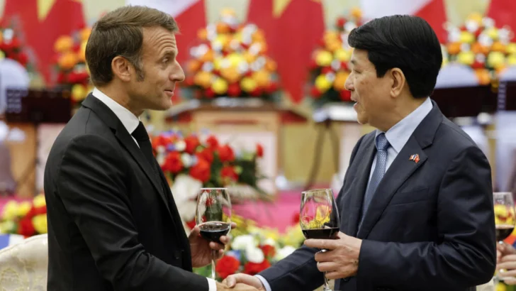 Macron aboga por un orden mundial basado en el derecho en su visita a Vietnam