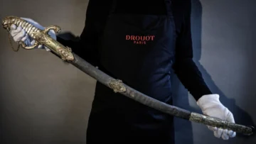 Un sable de Napoléon vendido por 5 millones de dólares en París