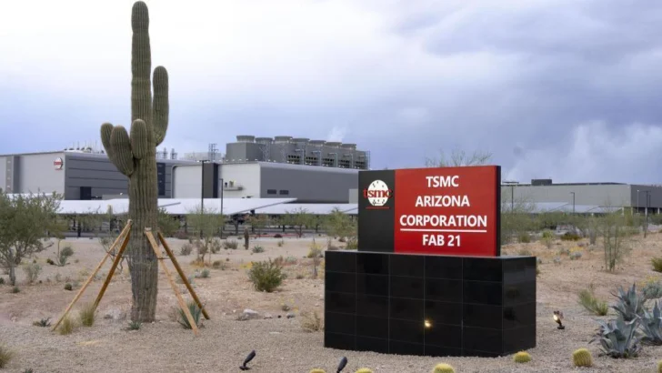 La hermética fábrica de Arizona que expone las contradicciones del plan de Trump para impulsar una nueva 'edad de oro' en EE.UU.