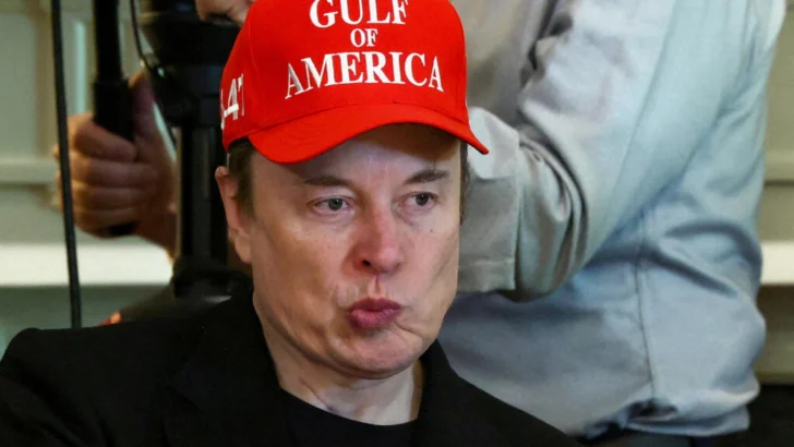 Elon Musk sale del gobierno Trump mientras las ventas de TESLA siguen cayendo