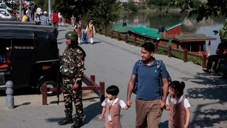 La desconfianza entre India y Pakistán persiste a pesar del alto el fuego
