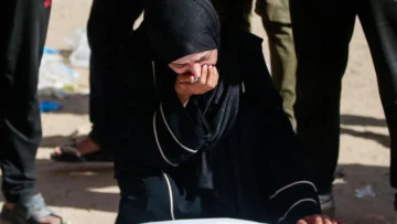Más de 100 muertos en Gaza por ataques israelíes, mientras la gente muere de hambre Más de 100 muertos en Gaza por ataques israelíes, mientras la gente muere de hambre