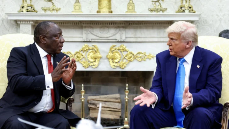 Trump increpa a Ramaphosa con acusación de supuesto genocidio contra población blanca en Sudáfrica