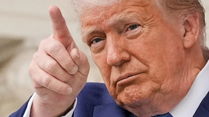 Trump congela citas para visas de estudiantes, mientras expande supervisión de redes sociales
