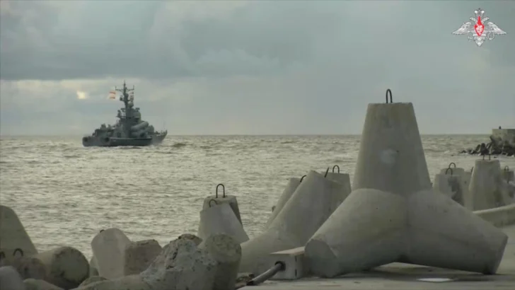 Rusia inicia ejercicios militares en el mar Báltico; Trump advierte que Putin juega con fuego