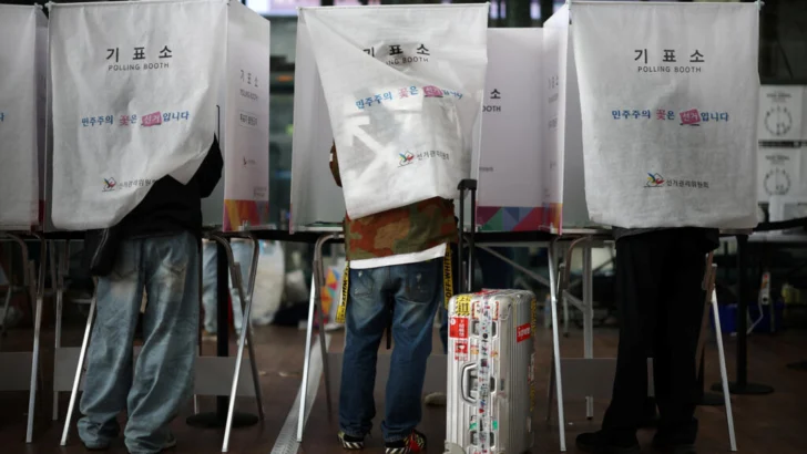Corea del Sur arranca sus presidenciales con participación récord y la sombra de la crisis política