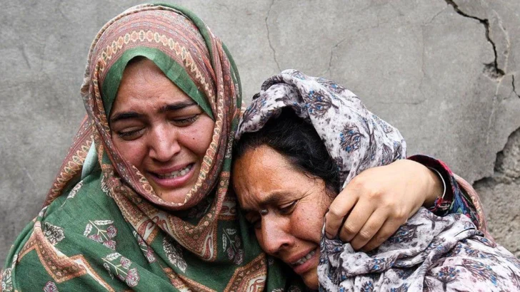 'Nadie quiere dormir cerca de allí': cómo es la vida en la frontera entre India y Pakistán, una de las más peligrosas del mundo