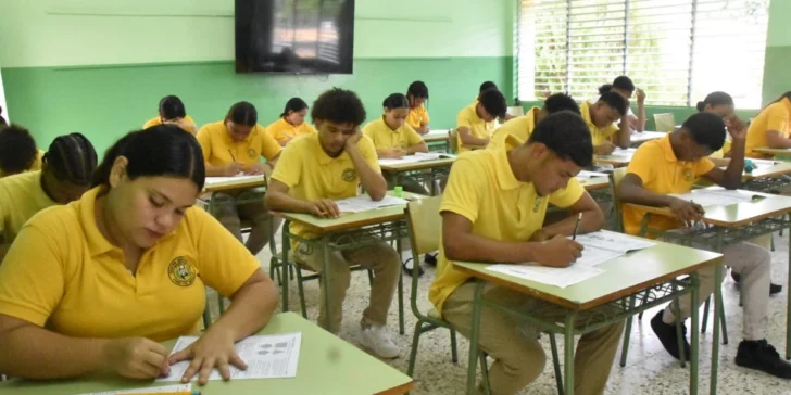 Minerd anuncia primera convocatoria de las Pruebas Nacionales