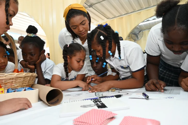 Voluntariado Banreservas y Mastercard inician programa Girls4Tech para empoderar a niñas en áreas STEM