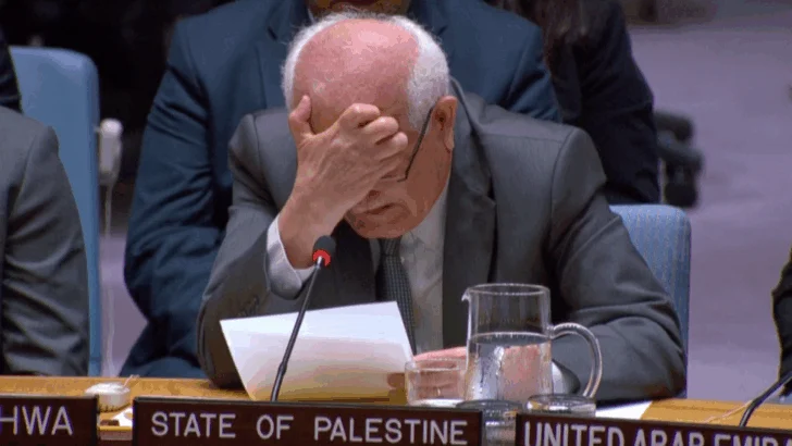 'Los niños se mueren de hambre': el embajador de los palestinos en la ONU rompe en llanto por la crisis alimentaria en Gaza