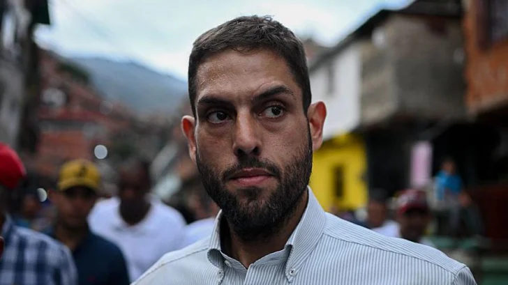 'En la oposición en Venezuela hemos cometido el error de dispararnos entre nosotros': Juan Requesens, el político que pasó 5 años preso y aún defiende votar contra Maduro y el chavismo