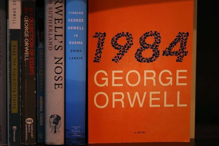 '1984″ y 'Un mundo feliz', dos libros que deben leerse juntos para entender mejor nuestros turbulentos tiempos