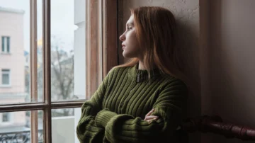 5 recomendaciones que un libro de 400 años de antigüedad ofrece sobre la melancolía