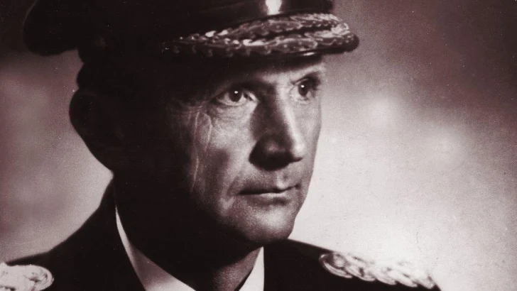 Karl Dönitz, el almirante a quien Hitler eligió como su sucesor antes de suicidarse y que solo tuvo una condena de 10 años (y pensión gubernamental)