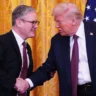 EE.UU. logra con Reino Unido el primer acuerdo comercial en medio de la ofensiva de aranceles de Trump