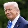 Trump anuncia un arancel del 100% a las películas producidas fuera de EE.UU.: ¿qué significa para Hollywood y el cine internacional?