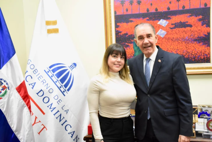 MESCyT y Escuela de Cine de Cataluña beneficiarán a estudiantes con becas