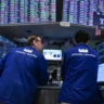 Wall Street cierra en rojo, lastrada por las tecnológicas