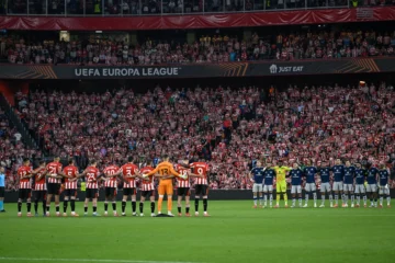 Betis del chileno Pellegrini se acerca a su primera final europea y Athletic queda contra las cuerdas