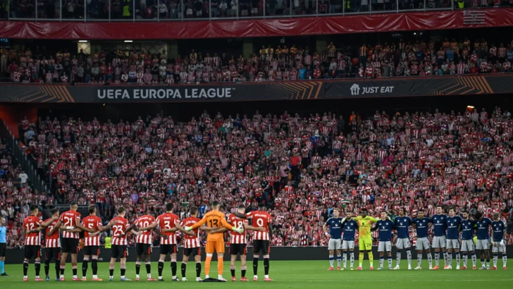 Betis del chileno Pellegrini se acerca a su primera final europea y Athletic queda contra las cuerdas