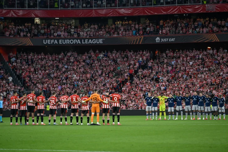 Betis del chileno Pellegrini se acerca a su primera final europea y Athletic queda contra las cuerdas