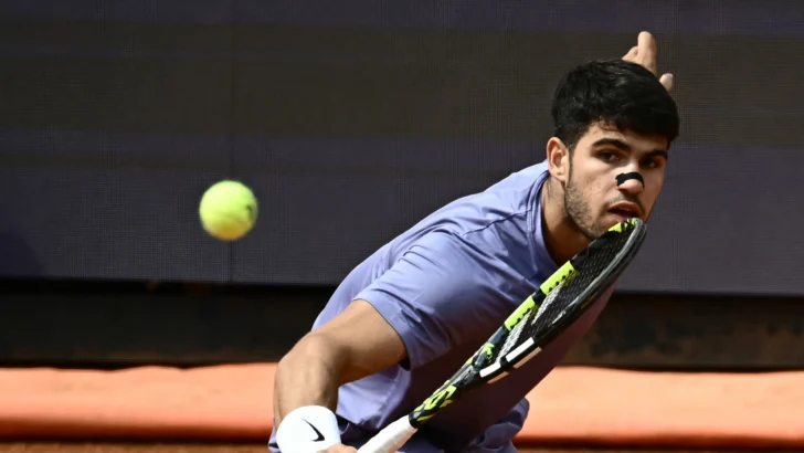 Alcaraz mete la directa en Roma, mientras que Sabalenka y Zverev le dicen arrivederci Alcaraz mete la directa en Roma, mientras que Sabalenka y Zverev le dicen arrivederci