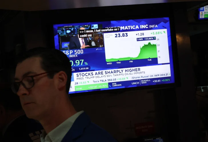 Wall Street cierra en verde por Nvidia e inversores pendientes de aranceles