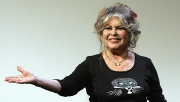 Brigitte Bardot defiende a Gérard Depardieu antes del fallo por agresión sexual