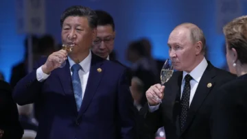 El presidente chino Xi Jinping visita Moscú, blanco de los drones ucranianos
