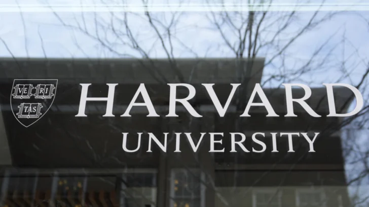 Harvard demanda a Trump por veto a estudiantes extranjeros