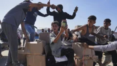 ’Era mucho mejor con las ONG’: gazatíes denuncian distribución de ayuda alimentaria controlada por Israel