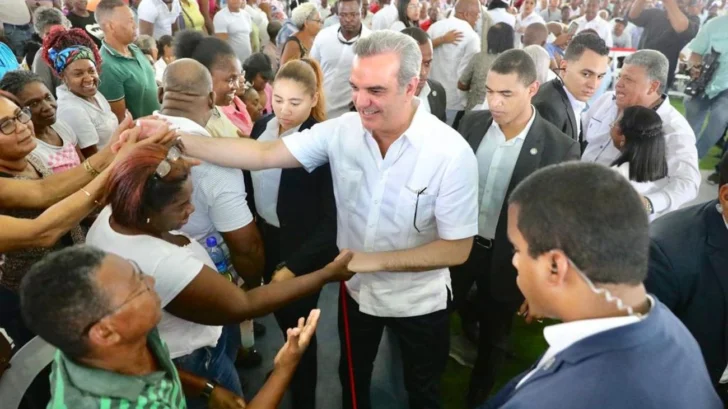 Abinader inaugura obras viales, deportivas y de servicios en San Pedro y Santo Domingo hoy