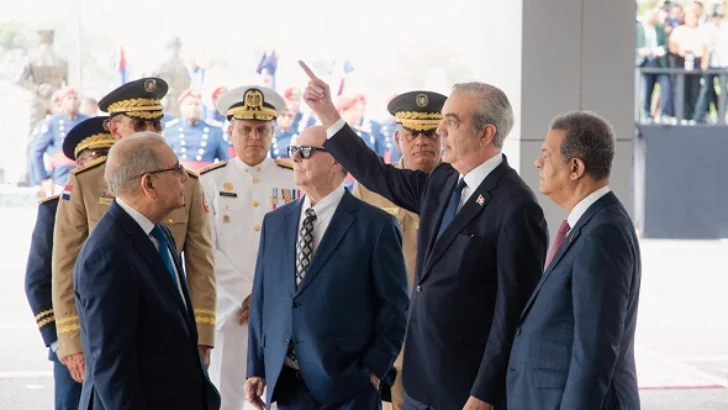 Abinader convoca al CES por crisis haitiana con apoyo de expresidentes