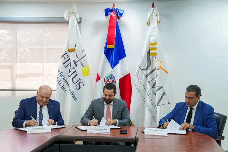 Simv y Finjus firman acuerdo interinstitucional en pro de la educación financiera